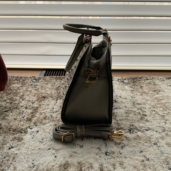 Grey and Gold rhinestone Purse - Picture 4 of 4